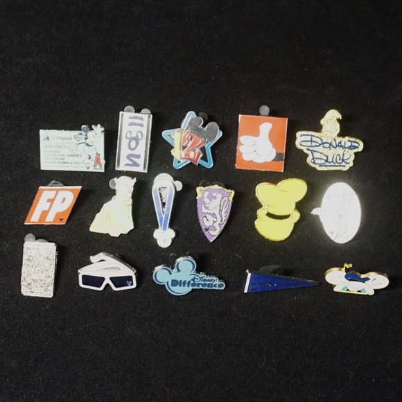 Disney Pin Trading 16 Pin Lot Random Disney Pins (056)